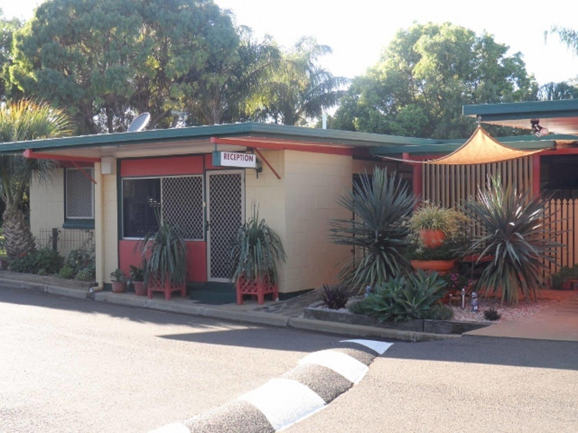 Oakey Motel Exteriér fotografie